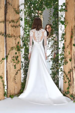 <span style="color: #000000;"><strong><a style="color: #000000;" href="https://stylnaya.ru/product_brand/papilio-wedding/">Papilio Wedding</a></strong></span><br>Платье свадебное 1809L Георгина