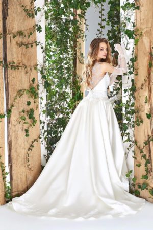 <span style="color: #000000;"><strong><a style="color: #000000;" href="https://stylnaya.ru/product_brand/papilio-wedding/">Papilio Wedding</a></strong></span><br>Платье свадебное 1800L Роза