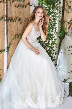 <span style="color: #000000;"><strong><a style="color: #000000;" href="https://stylnaya.ru/product_brand/papilio-wedding/">Papilio Wedding</a></strong></span><br>Платье свадебное 1816L Глициния