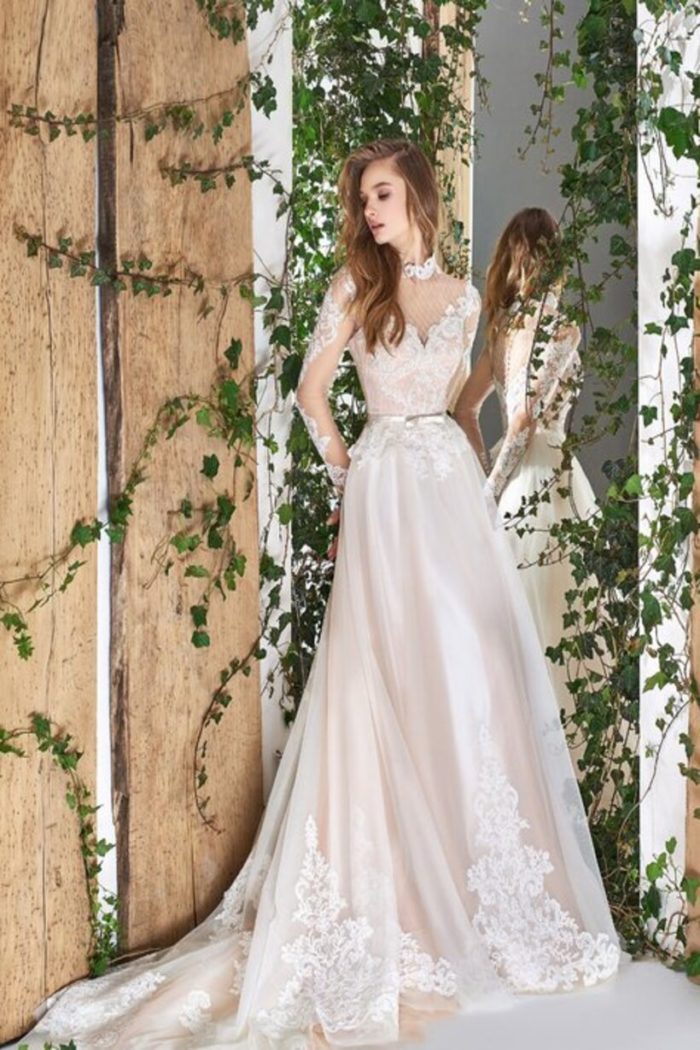 <span style="color: #000000;"><strong><a style="color: #000000;" href="https://stylnaya.ru/product_brand/papilio-wedding/">Papilio Wedding</a></strong></span><br>Платье свадебное 1827L Стриата