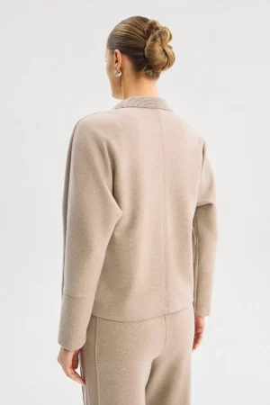 <span style="color: #000000;"><strong><a style="color: #000000;" href="https://stylnaya.ru/product_brand/alexander-bogdanov/">Alexander Bogdanov</a></strong></span><br>  Alexander Bogdanov Жакет "Невский экспресс" Артикул 22-08-190