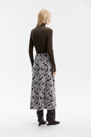 <span style="color: #000000;"><strong><a style="color: #000000;" href="https://stylnaya.ru/product_brand/m-reason/">M.REASON</a></strong></span><br> M.REASON Юбка миди с ажурной вышивкой Артикул   2.11821.P2837.26 A1.26