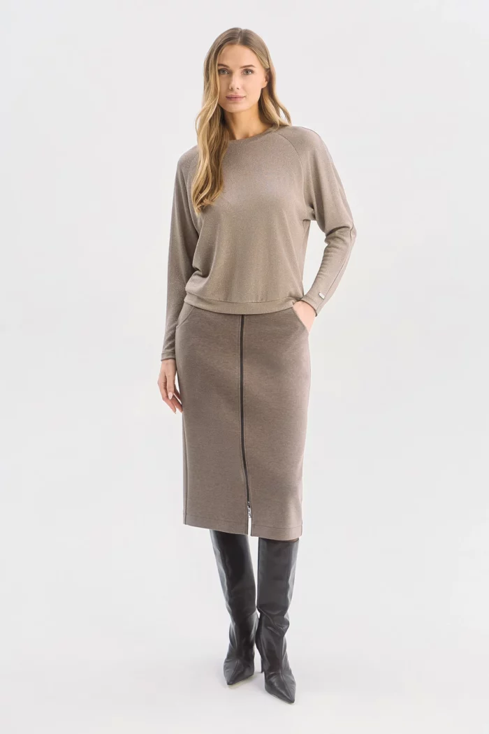 <span style="color: #000000;"><strong><a style="color: #000000;" href="https://stylnaya.ru/product_brand/alexander-bogdanov/">Alexander Bogdanov</a></strong></span><br>  Alexander Bogdanov Юбка "Полутон тепла" Артикул 22-04-084