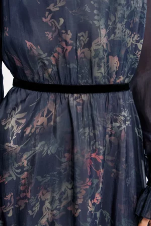 <span style="color: #000000;"><strong><a style="color: #000000;" href="https://stylnaya.ru/product_brand/alexander-bogdanov/">Alexander Bogdanov</a></strong></span><br>  Alexander Bogdanov Платье "Лепестки истории" Артикул 22-01-013