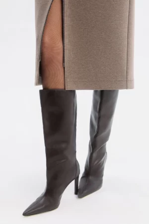 <span style="color: #000000;"><strong><a style="color: #000000;" href="https://stylnaya.ru/product_brand/alexander-bogdanov/">Alexander Bogdanov</a></strong></span><br>  Alexander Bogdanov Юбка "Полутон тепла" Артикул 22-04-084