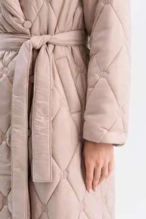 <span style="color: #000000;"><strong><a style="color: #000000;" href="https://stylnaya.ru/product_brand/alexander-bogdanov/">Alexander Bogdanov</a></strong></span><br> Alexander Bogdanov Пальто "Династия" Артикул 22-03-064