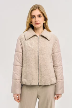 <span style="color: #000000;"><strong><a style="color: #000000;" href="https://stylnaya.ru/product_brand/alexander-bogdanov/">Alexander Bogdanov</a></strong></span><br>  Alexander Bogdanov Куртка «Радость встречи» Артикул 22-03-053